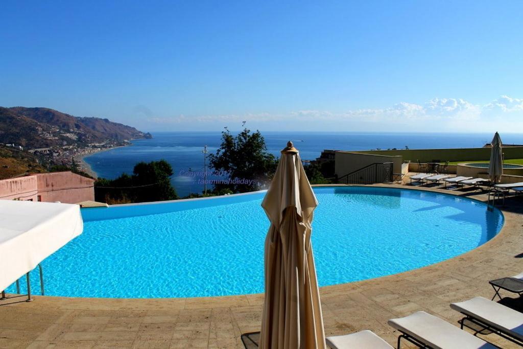 Bayview Apartment - Taormina Holidays エクステリア 写真