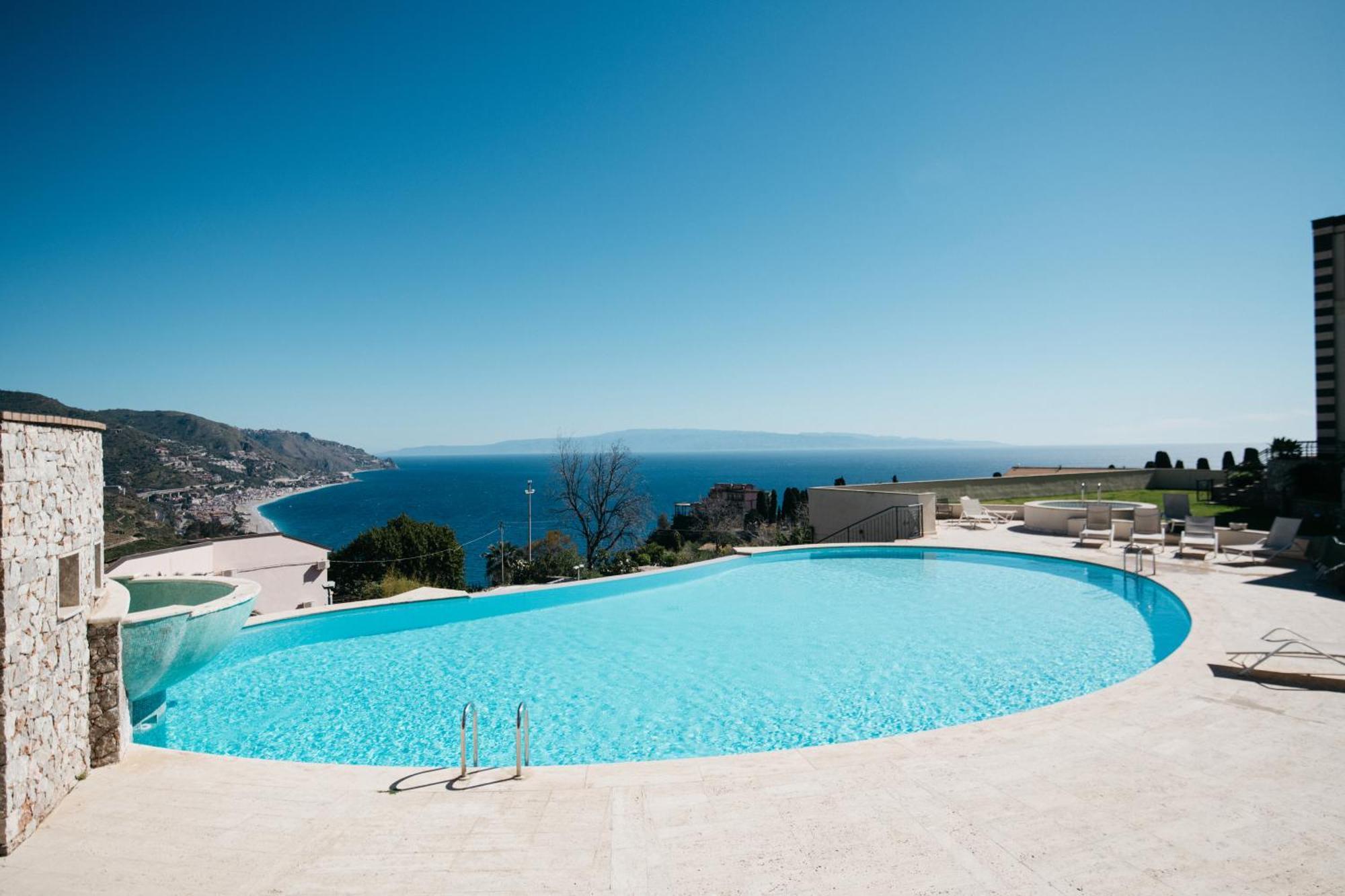 Bayview Apartment - Taormina Holidays エクステリア 写真